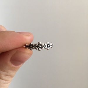 Sterling Silver Flower Ring Size 9